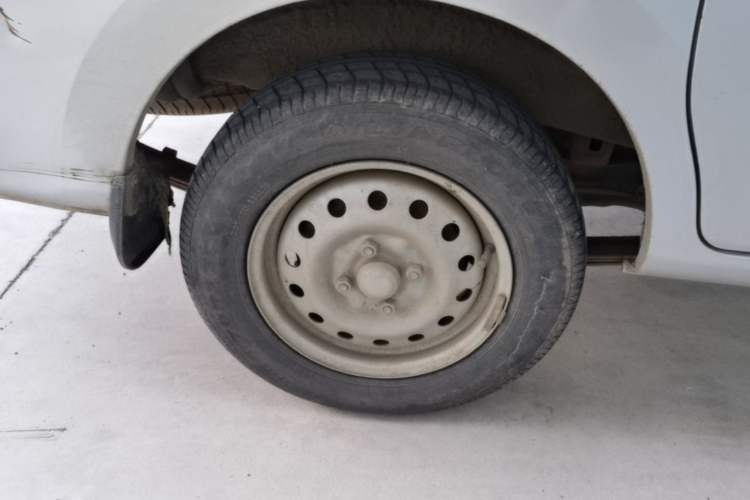 Used Wuling Zhiguang V 2017 1.2L Base Version LMH Right Rear Wheel Hub