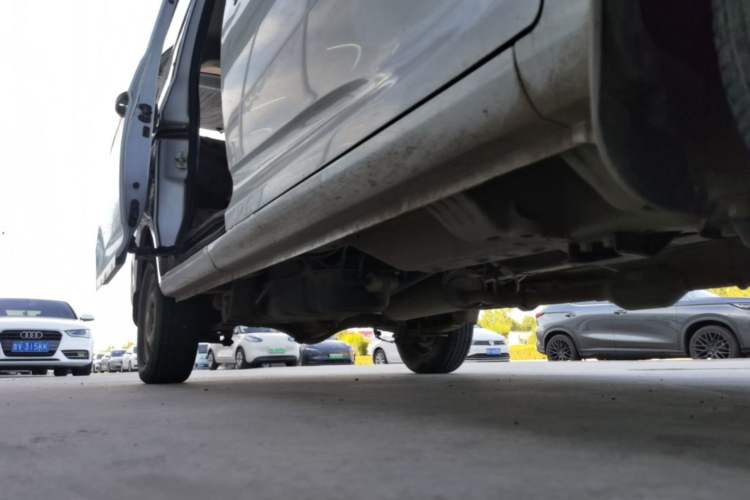 Used Wuling Zhiguang V 2017 1.2L Base Version LMH Right Side Sill