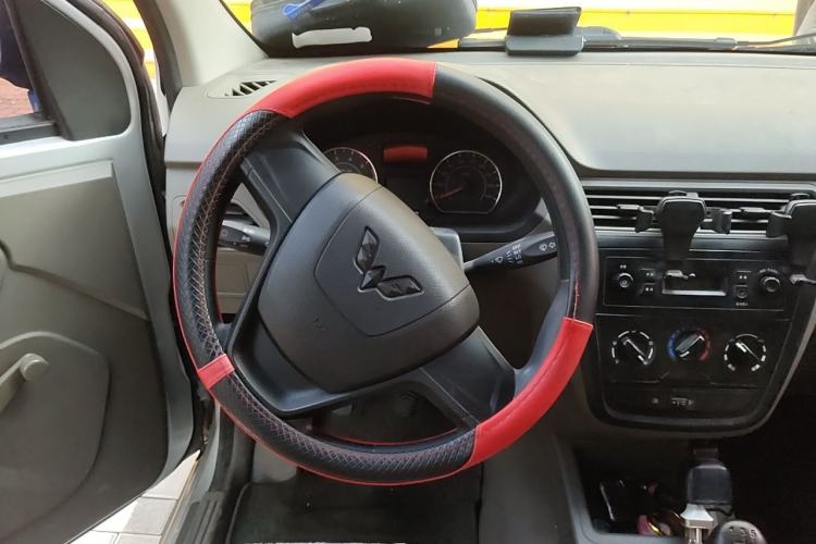 Used Wuling Zhiguang V 2017 1.2L Base Version LMH Steering Wheel