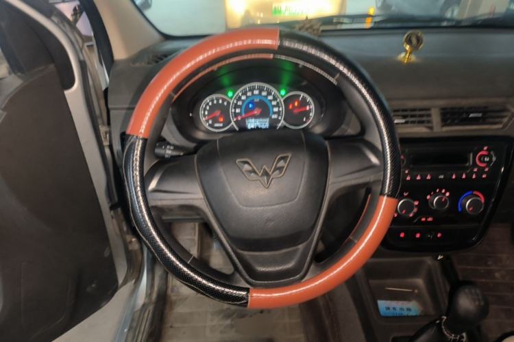 Used Wuling Zhiguang V 2017 1.2L Standard II LMH Steering Wheel