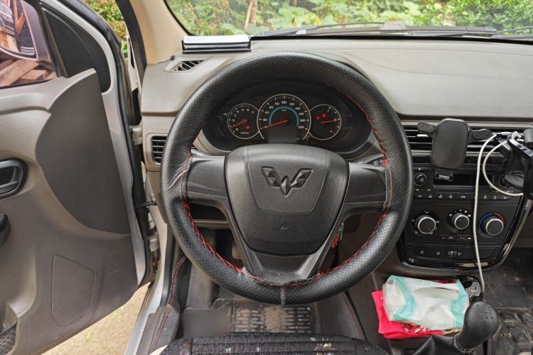 Used Wuling Zhiguang V 2017 1.2L Standard Version I LMH Steering Wheel