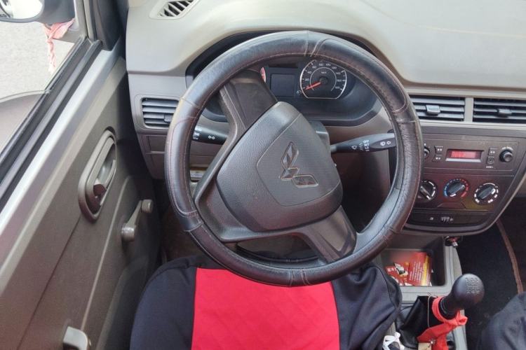 Used Wuling Zhiguang V 2017 1.2L Base Version LMH Steering Wheel