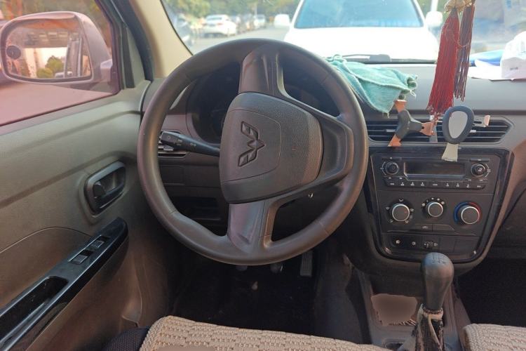 Used Wuling Zhiguang V 2017 1.2L Standard Version I LMH Steering Wheel