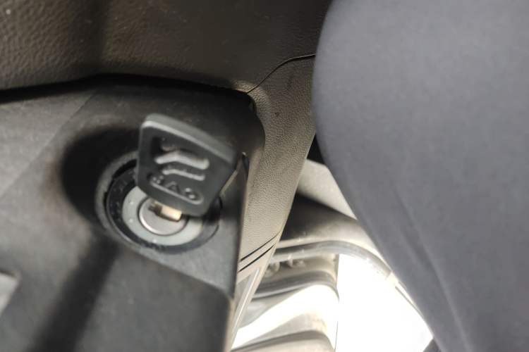Used Wuling Zhiguang V 2017 1.2L Base Version LMH Vehicle Key