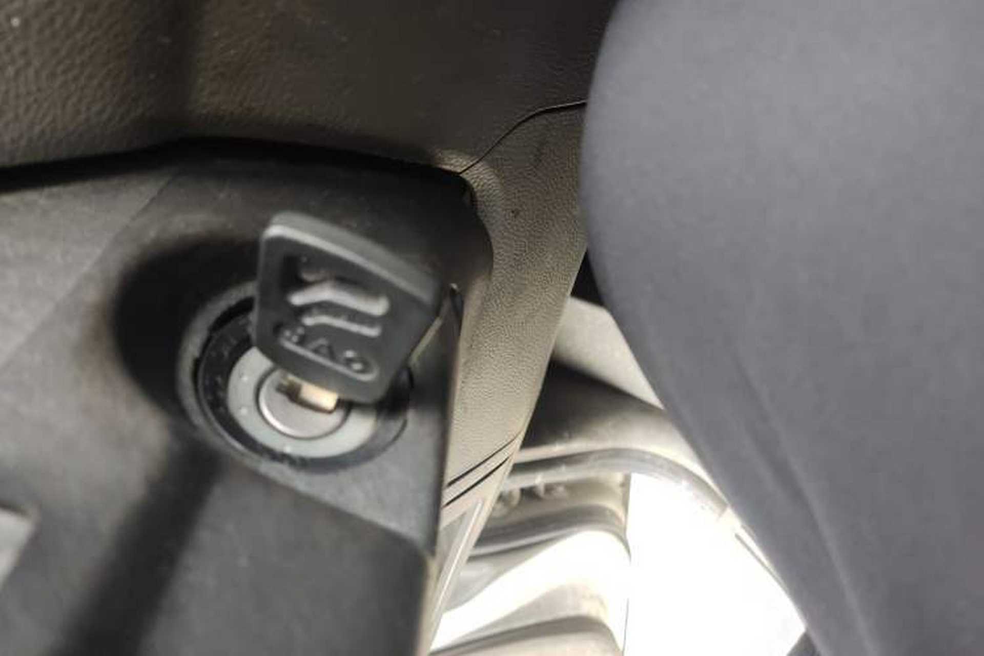 Used Wuling Zhiguang V 2017 1.2L Base Version LMH Vehicle Key