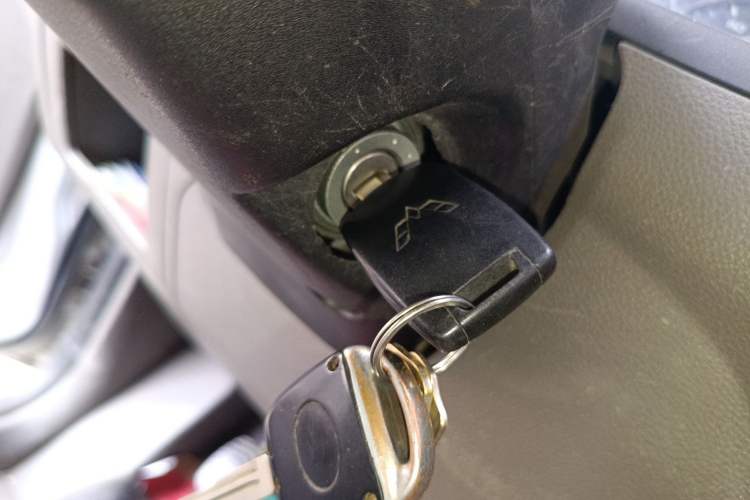 Used Wuling Zhiguang V 2017 1.2L Base Version LMH Vehicle Key