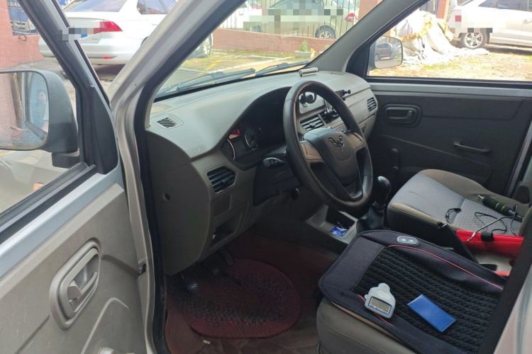 Used Wuling Zhiguang V 2018 1.2L Practical Model LMH Driver Seat