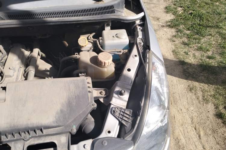 Used Wuling Zhiguang V 2018 1.2L Standard Model LMH Engine Bay Left