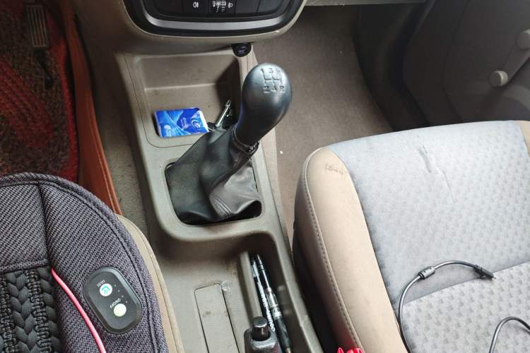 Used Wuling Zhiguang V 2018 1.2L Practical Model LMH Gear Lever