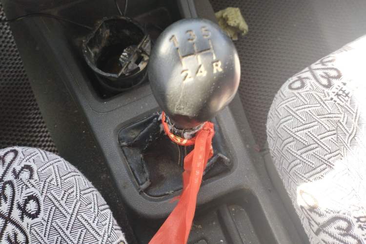 Used Wuling Zhiguang V 2018 1.2L Standard Model LMH Gear Lever
