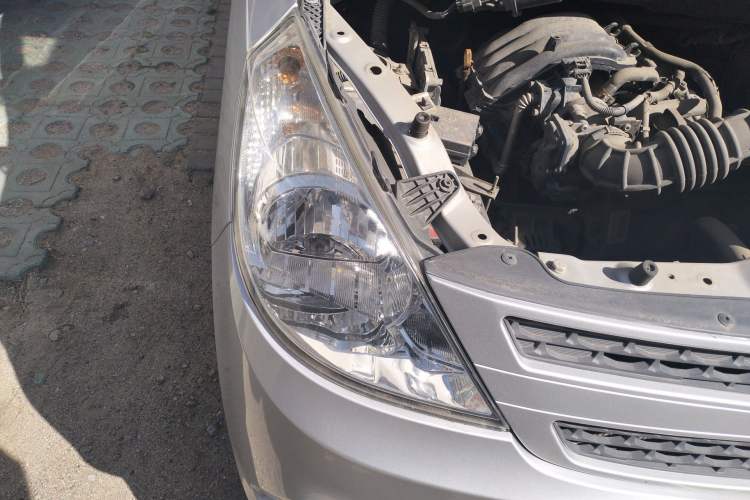 Used Wuling Zhiguang V 2018 1.2L Standard Model LMH Right Front Headlight