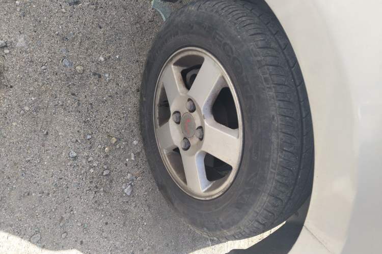 Used Wuling Zhiguang V 2018 1.2L Standard Model LMH Right Front Wheel Hub