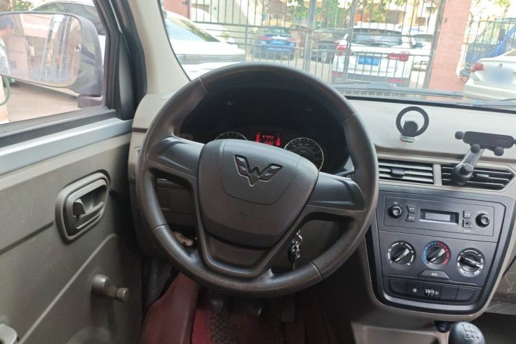 Used Wuling Zhiguang V 2018 1.2L Practical Model LMH Steering Wheel
