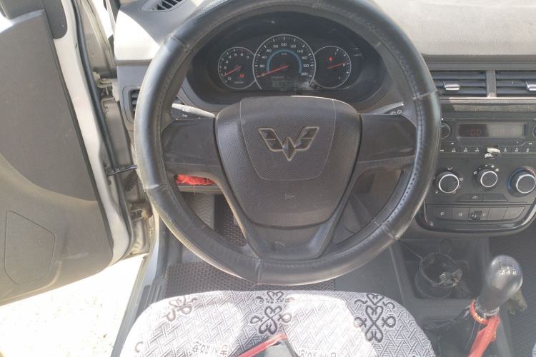 Used Wuling Zhiguang V 2018 1.2L Standard Model LMH Steering Wheel