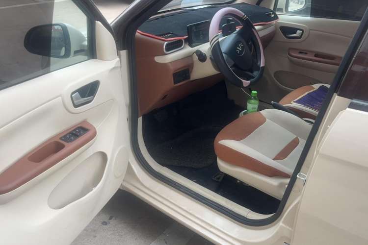 Used Xiaohu EV 2021 FOR-Four Guai Guai Hu Three-Cell Lithium Interior 2