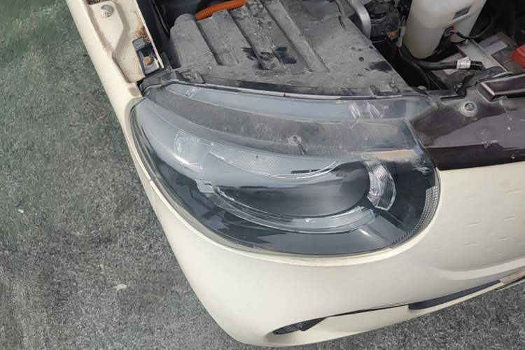 Used Xiaohu EV 2021 FOR-Two Little Cute Tiger Lithium-Ion Battery Right Front Headlight