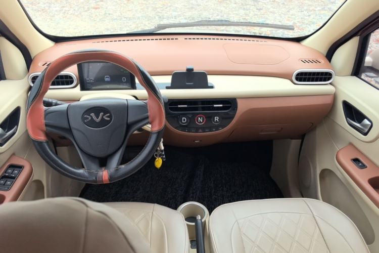 Used Xiaohu EV 2021 FOR-Four Goodie Tiger Long-Range Model Center Console