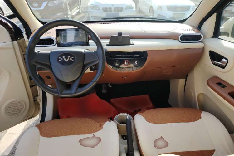 Used Xiaohu EV 2021 FOR-Four Guai Guai Hu Three-Cell Lithium Center Console