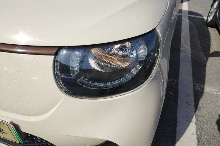 Used Xiaohu EV 2021 FOR-Four Guai Guai Hu Three-Cell Lithium Left Front Headlight