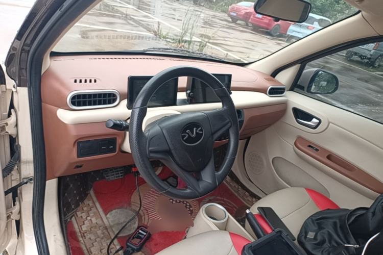 Used Xiaohu EV 2021 FOR-Four Guai Guai Hu Three-Cell Lithium Center Console