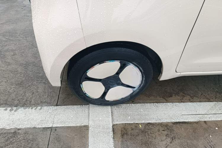 Used Xiaohu EV 2021 FOR-Four Guai Guai Hu Three-Cell Lithium Left Front Wheel Hub
