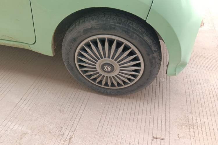 Used Xiaohu EV 2021 FOR-Four Guai Guai Hu Three-Cell Lithium Right Front Wheel Hub