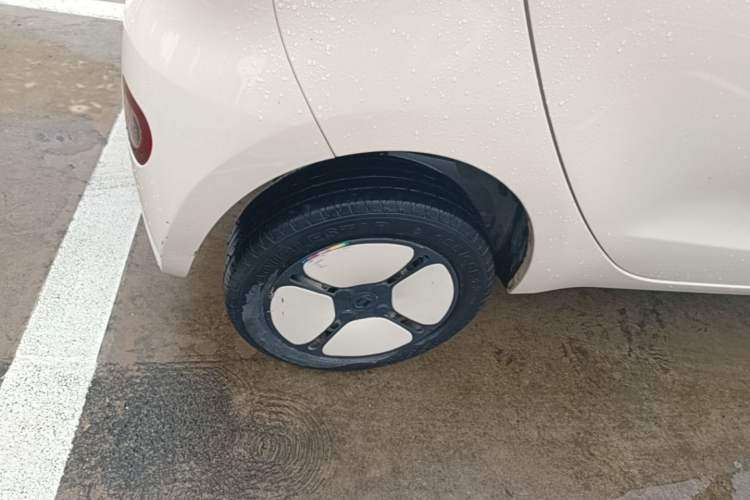 Used Xiaohu EV 2021 FOR-Four Guai Guai Hu Three-Cell Lithium Right Rear Wheel Hub