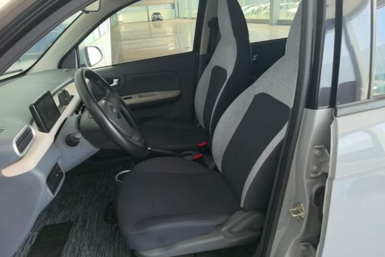 Used Xiaohu EV 2021 FOR-Four Guai Guai Hu Three-Cell Lithium Left Front Seat