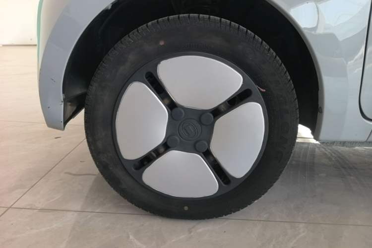 Used Xiaohu EV 2021 FOR-Four Guai Guai Hu Three-Cell Lithium Left Front Wheel Hub