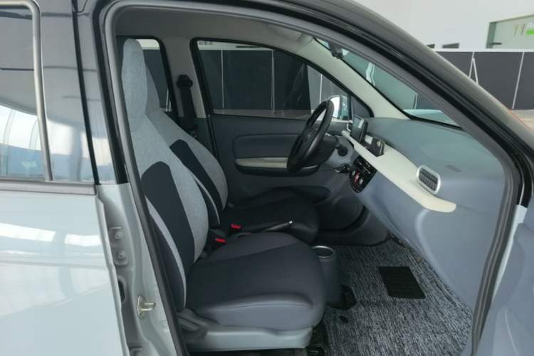 Used Xiaohu EV 2021 FOR-Four Guai Guai Hu Three-Cell Lithium Right Front Seat