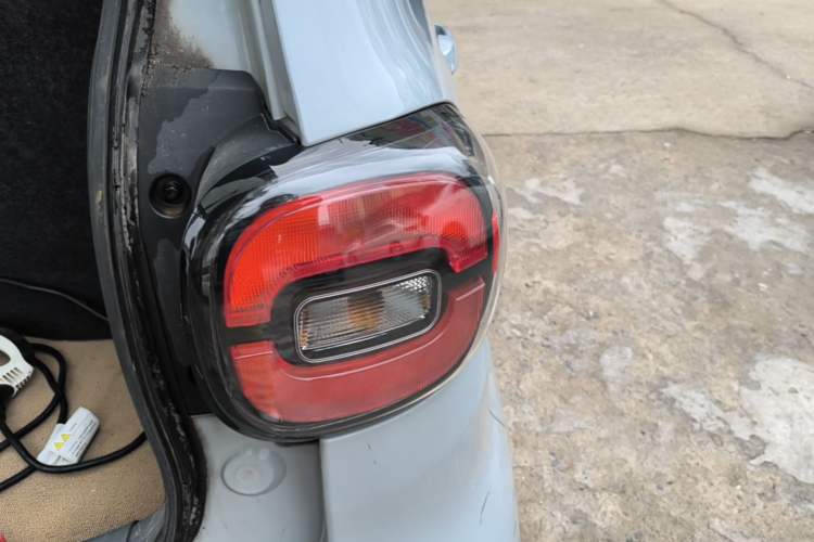 Used Xiaohu EV 2021 FOR-Four Guai Guai Hu Three-Cell Lithium Right Rear Taillight