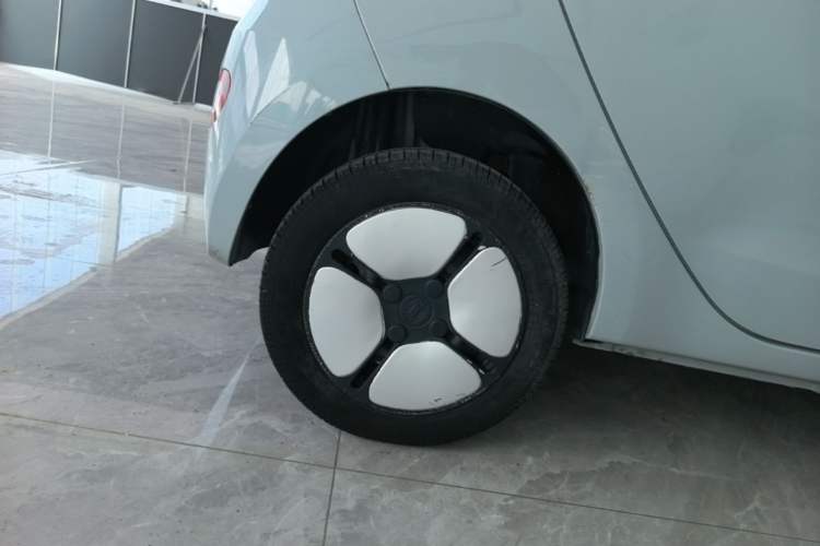 Used Xiaohu EV 2021 FOR-Four Guai Guai Hu Three-Cell Lithium Right Rear Wheel Hub