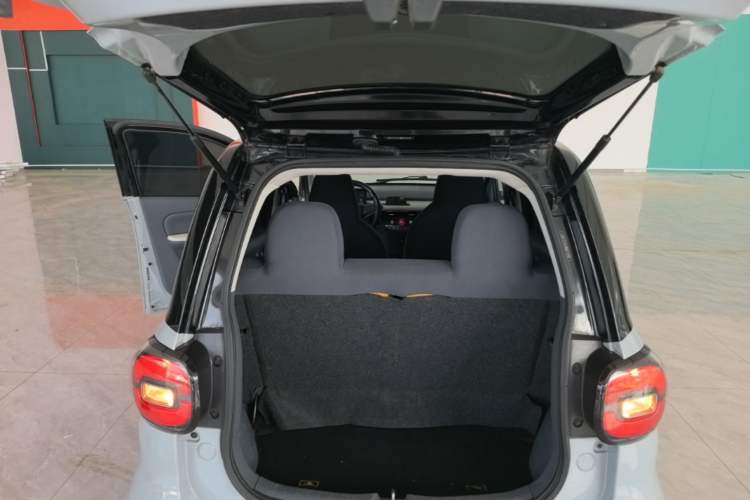 Used Xiaohu EV 2021 FOR-Four Guai Guai Hu Three-Cell Lithium Trunk