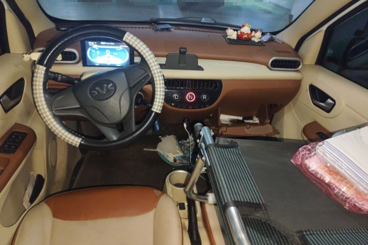 Used Xiaohu EV 2021 FOR-Four Guai Guai Hu Three-Cell Lithium Center Console