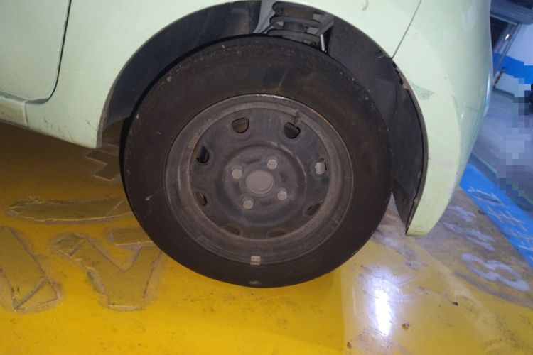Used Xiaohu EV 2021 FOR-Four Guai Guai Hu Three-Cell Lithium Right Front Wheel Hub