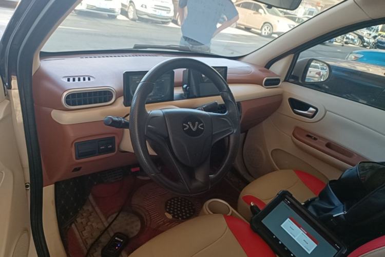 Used Xiaohu EV 2021 FOR-Four Guai Guai Hu Three-Cell Lithium Center Console