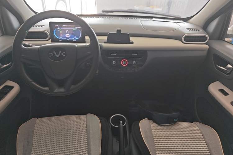 Used Xiaohu EV 2021 FOR-Four Guai Guai Hu Three-Cell Lithium Center Console