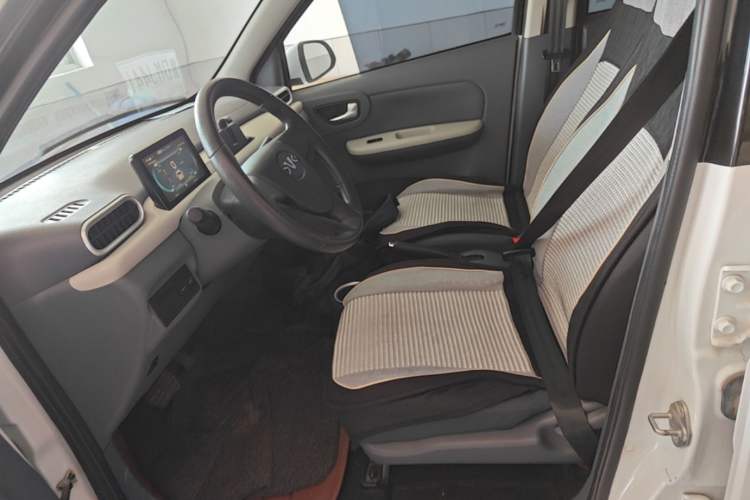 Used Xiaohu EV 2021 FOR-Four Guai Guai Hu Three-Cell Lithium Left Front Seat