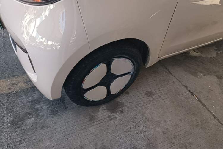 Used Xiaohu EV 2021 FOR-Four Guai Guai Hu Three-Cell Lithium Left Front Wheel Hub