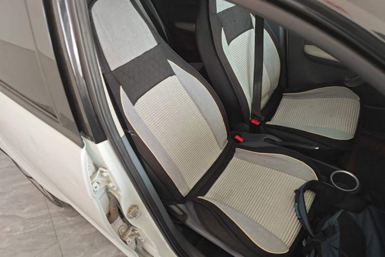 Used Xiaohu EV 2021 FOR-Four Guai Guai Hu Three-Cell Lithium Right Front Seat
