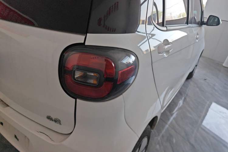 Used Xiaohu EV 2021 FOR-Four Guai Guai Hu Three-Cell Lithium Right Rear Taillight