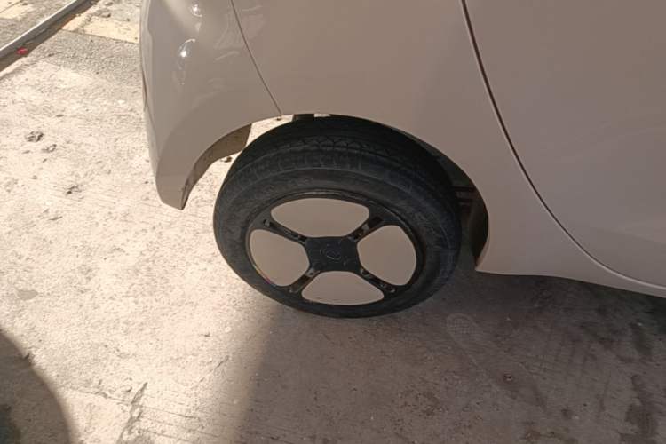 Used Xiaohu EV 2021 FOR-Four Guai Guai Hu Three-Cell Lithium Right Rear Wheel Hub