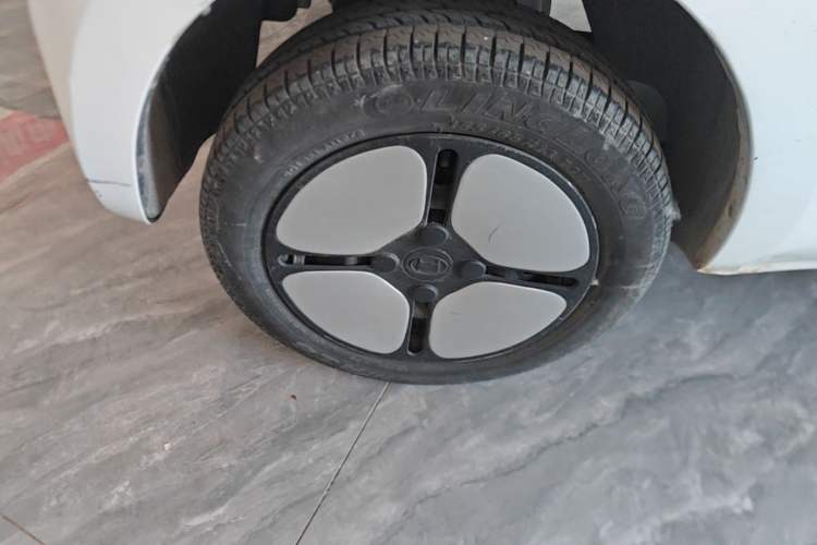 Used Xiaohu EV 2021 FOR-Four Guai Guai Hu Three-Cell Lithium Right Rear Wheel Hub