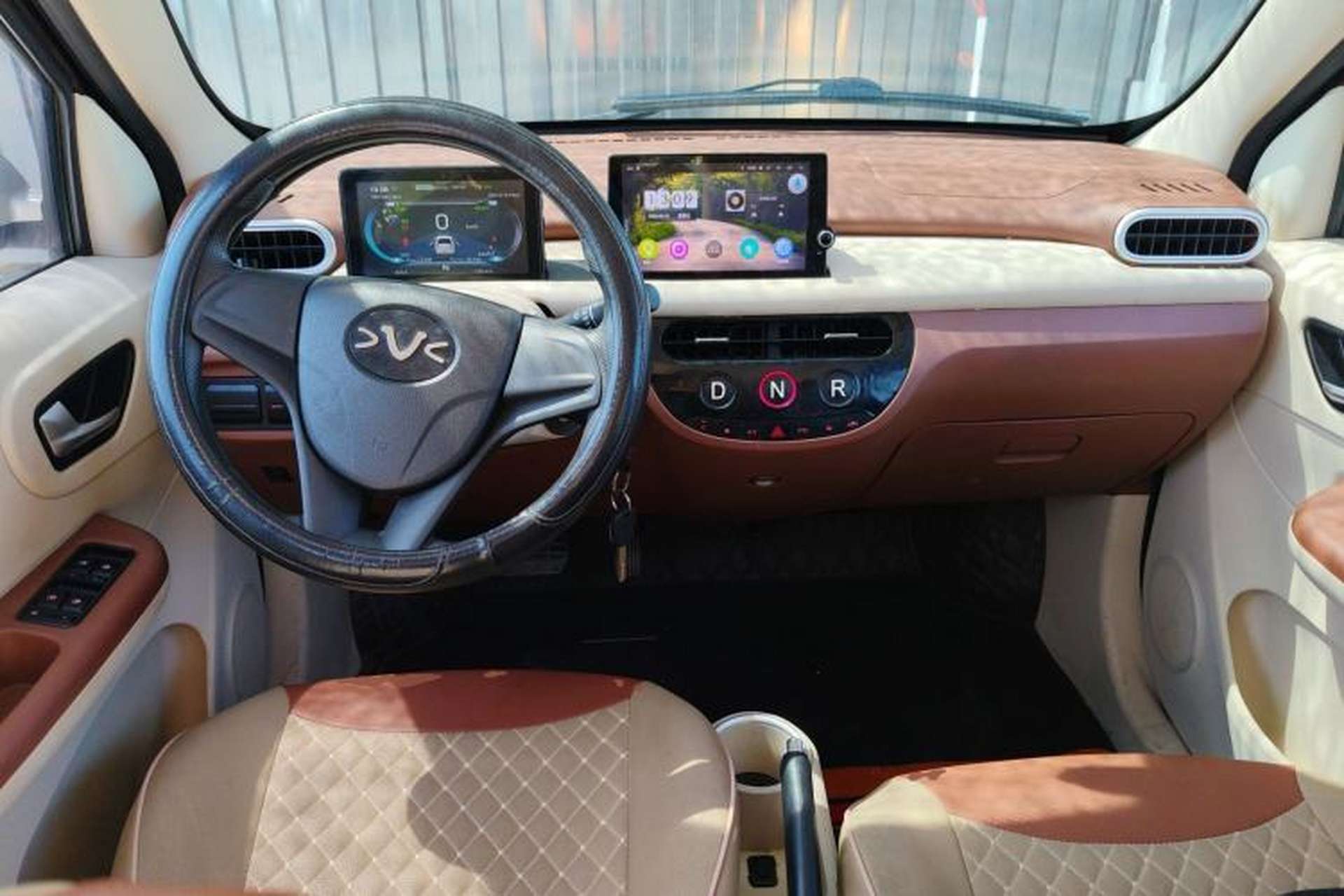 Used Xiaohu EV 2021 FOR-Four Guai Guai Hu Three-Cell Lithium Center Console