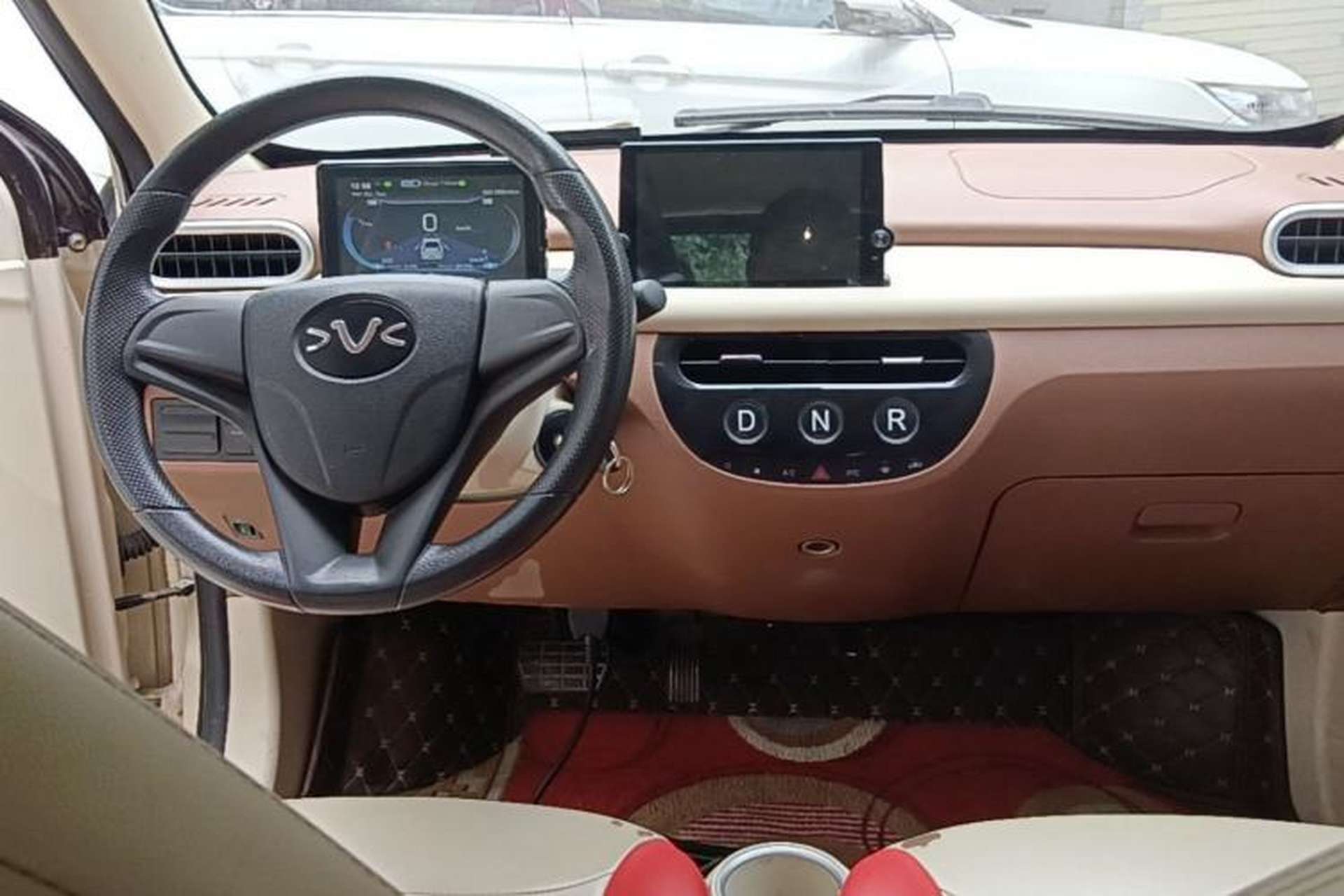 Used Xiaohu EV 2021 FOR-Four Guai Guai Hu Three-Cell Lithium Center Console