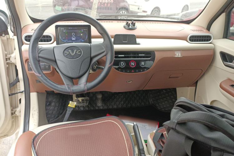 Used Xiaohu EV 2021 FOR-Four Guai Guai Hu Three-Cell Lithium Center Console