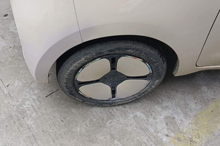 Used Xiaohu EV 2021 FOR-Four Guai Guai Hu Three-Cell Lithium Left Front Wheel Hub
