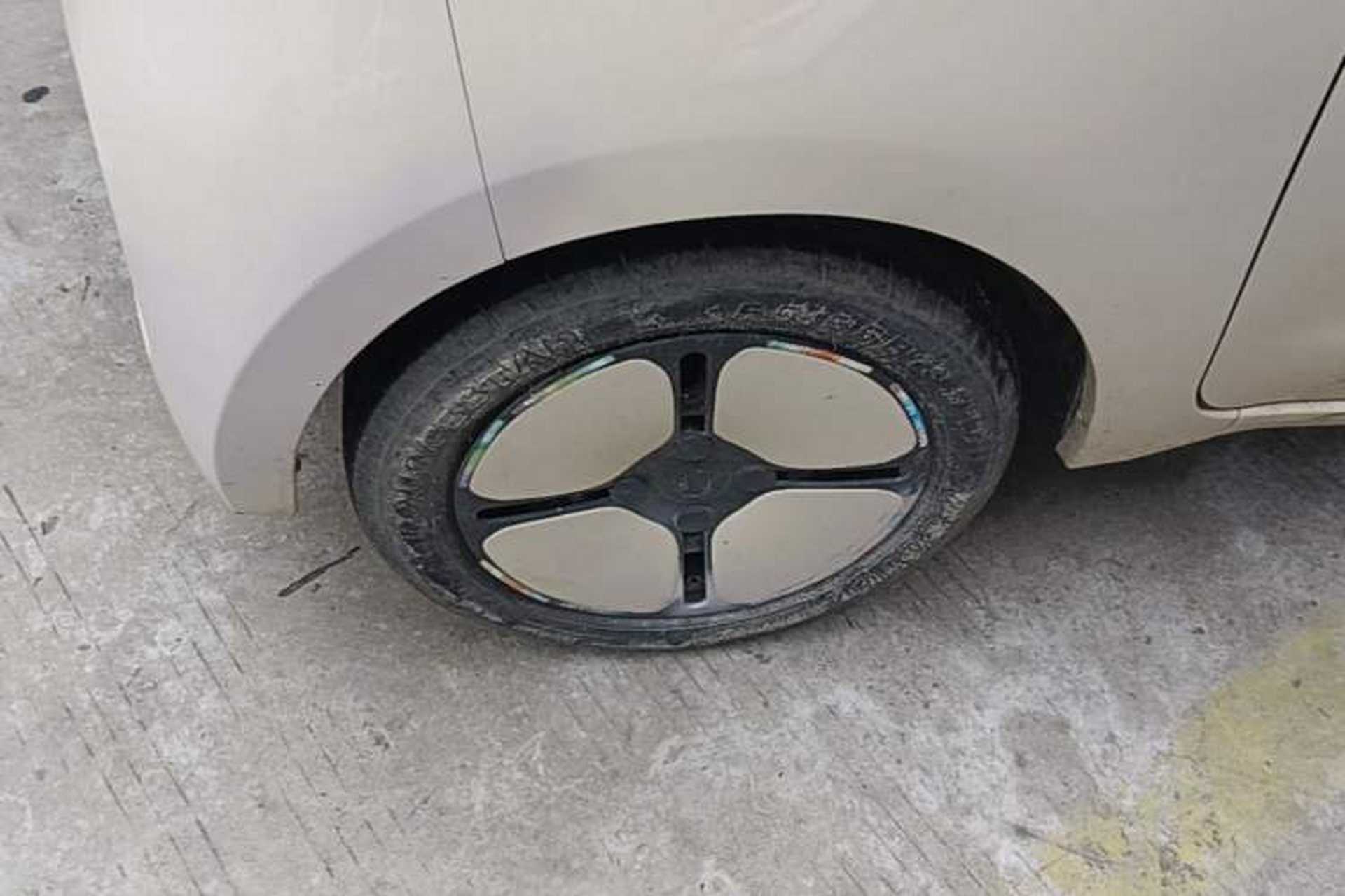 Used Xiaohu EV 2021 FOR-Four Guai Guai Hu Three-Cell Lithium Left Front Wheel Hub