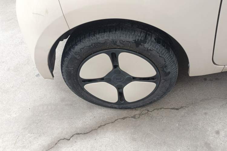 Used Xiaohu EV 2021 FOR-Four Guai Guai Hu Three-Cell Lithium Left Front Wheel Hub