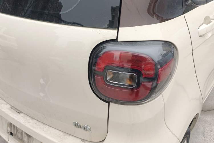 Used Xiaohu EV 2021 FOR-Four Guai Guai Hu Three-Cell Lithium Right Rear Taillight